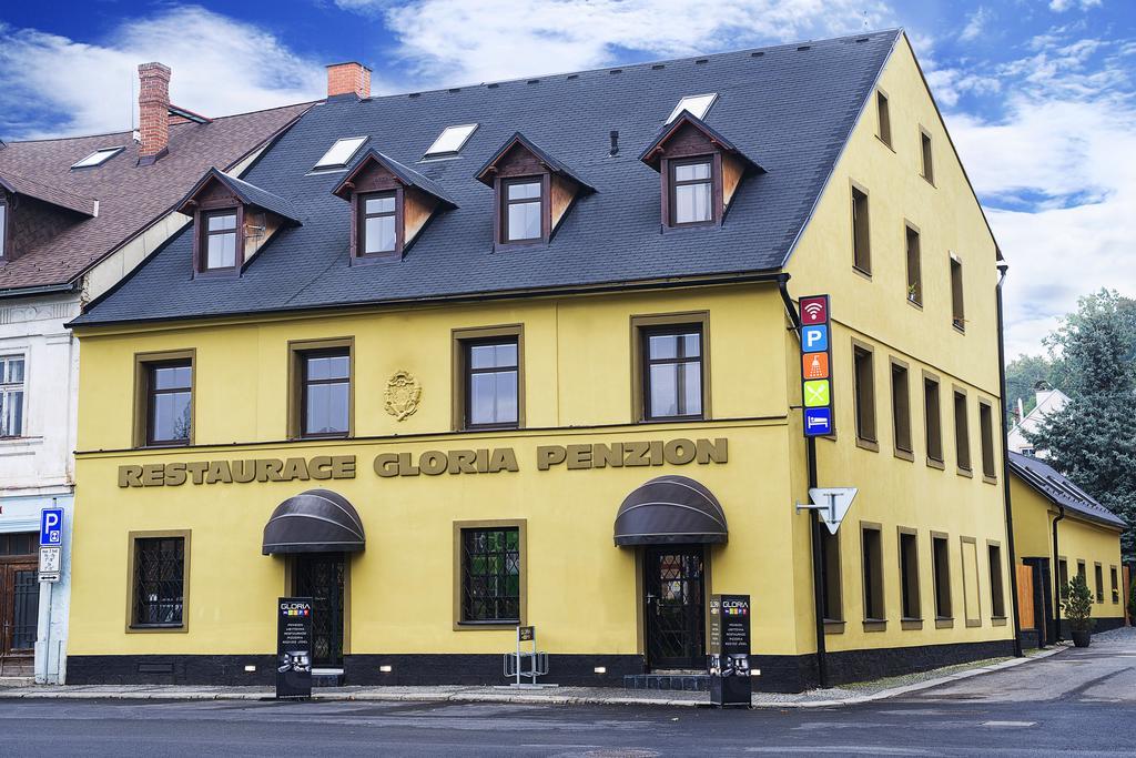Penzion, Restaurant Gloria Chrastava Экстерьер фото